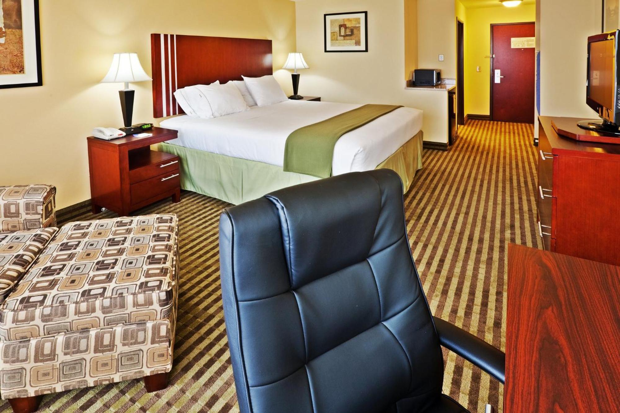 Holiday Inn Express & Suites Perry By Ihg Exterior photo