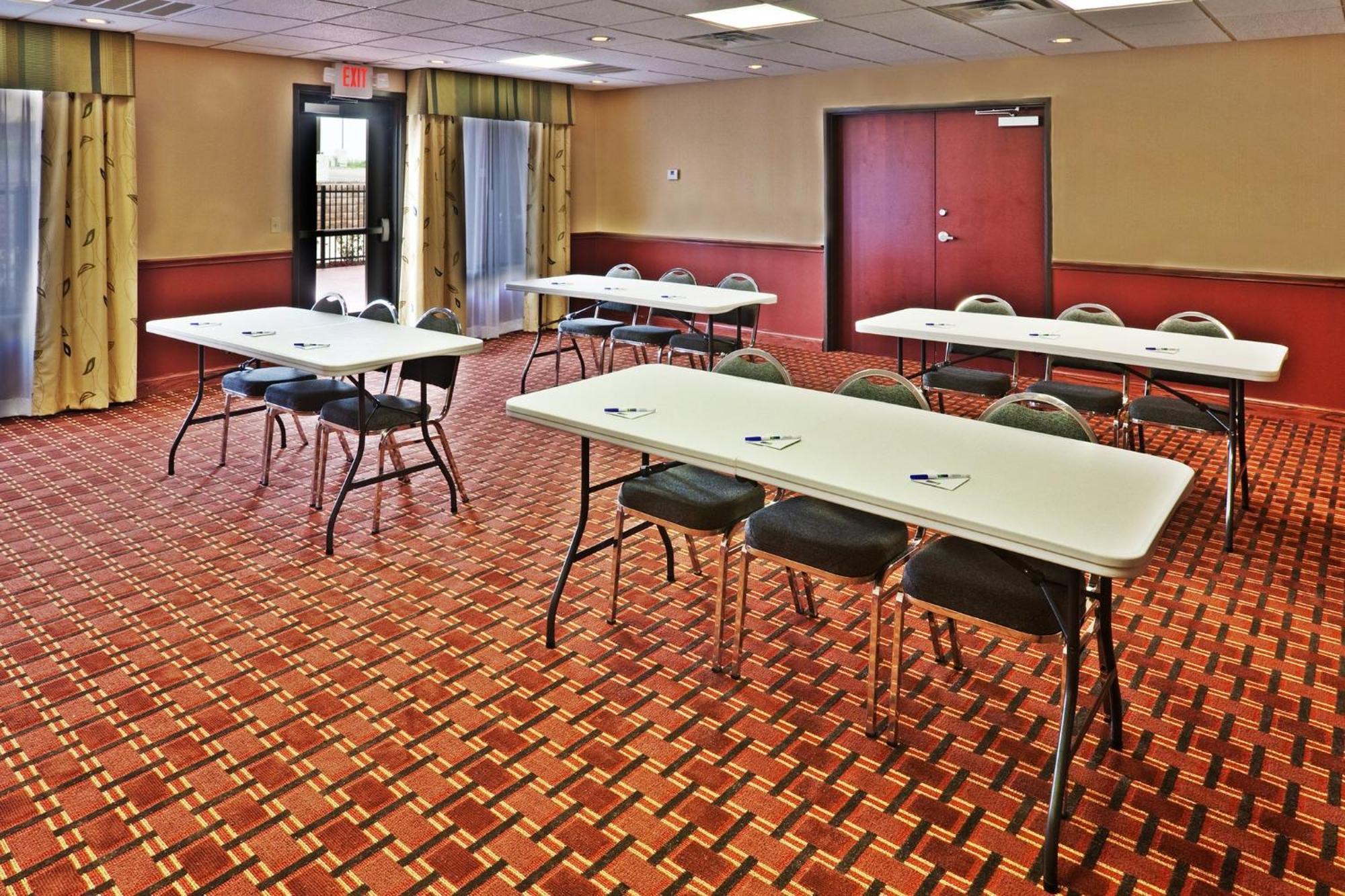 Holiday Inn Express & Suites Perry By Ihg Exterior photo